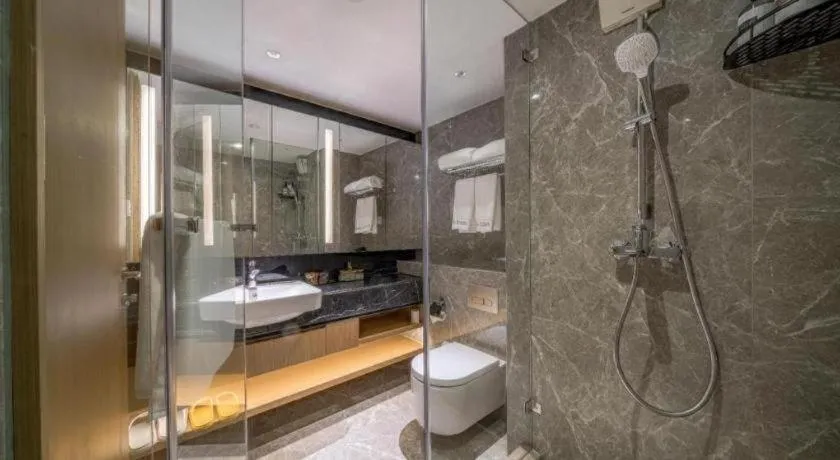 F-TOWN Fangtang Hotel (Shenzhen Longgang Tian'an Digital City Huanggekeng Subway Station)