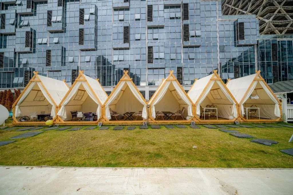 F-TOWN Fangtang Hotel (Shenzhen Longgang Tian'an Digital City Huanggekeng Subway Station)