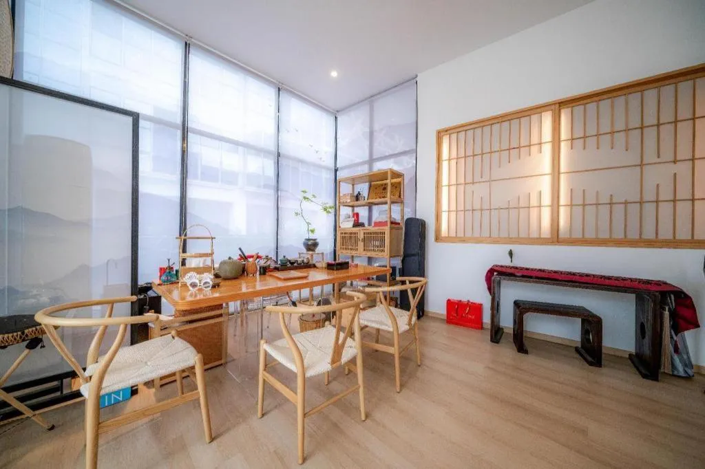 F-TOWN Fangtang Hotel (Shenzhen Longgang Tian'an Digital City Huanggekeng Subway Station)