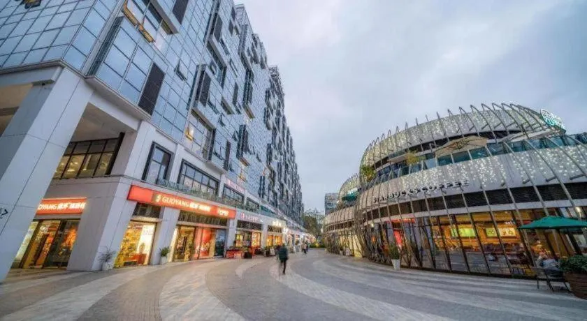 F-TOWN Fangtang Hotel (Shenzhen Longgang Tian'an Digital City Huanggekeng Subway Station)