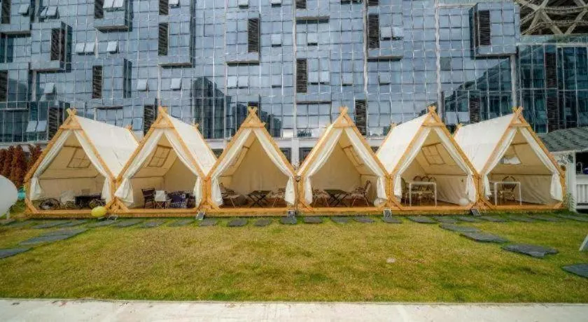 F-TOWN Fangtang Hotel (Shenzhen Longgang Tian'an Digital City Huanggekeng Subway Station)