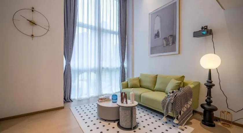 F-TOWN Fangtang Hotel (Shenzhen Longgang Tian'an Digital City Huanggekeng Subway Station)