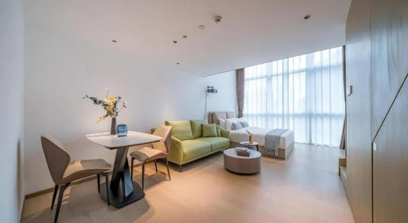 F-TOWN Fangtang Hotel (Shenzhen Longgang Tian'an Digital City Huanggekeng Subway Station)