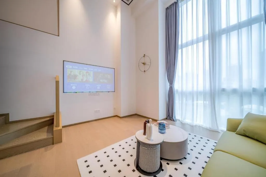 F-TOWN Fangtang Hotel (Shenzhen Longgang Tian'an Digital City Huanggekeng Subway Station)