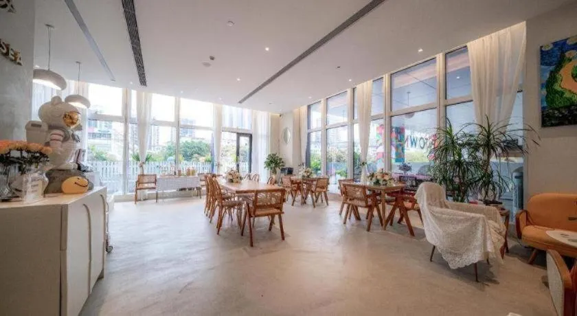 F-TOWN Fangtang Hotel (Shenzhen Longgang Tian'an Digital City Huanggekeng Subway Station)