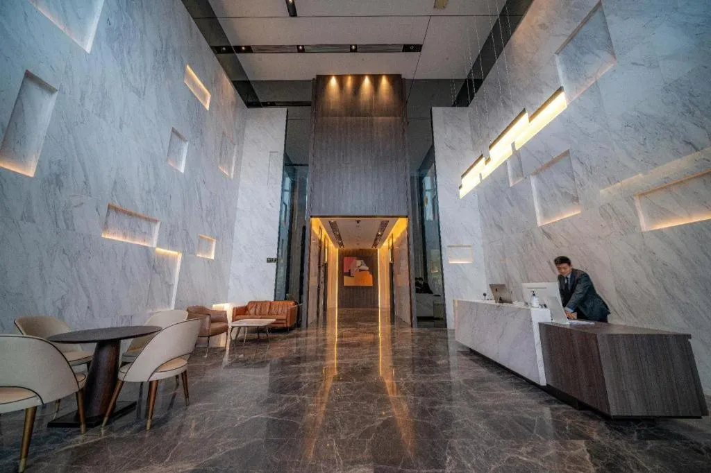 F-TOWN Fangtang Hotel (Shenzhen Longgang Tian'an Digital City Huanggekeng Subway Station)