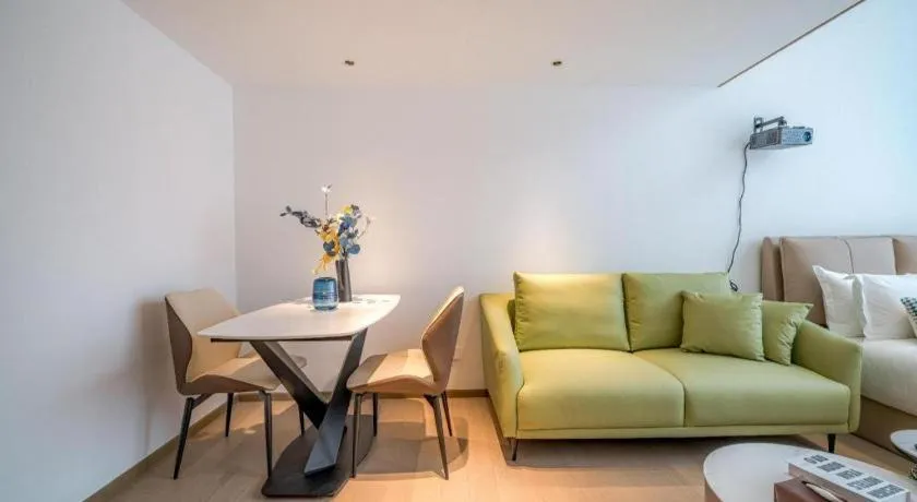 F-TOWN Fangtang Hotel (Shenzhen Longgang Tian'an Digital City Huanggekeng Subway Station)