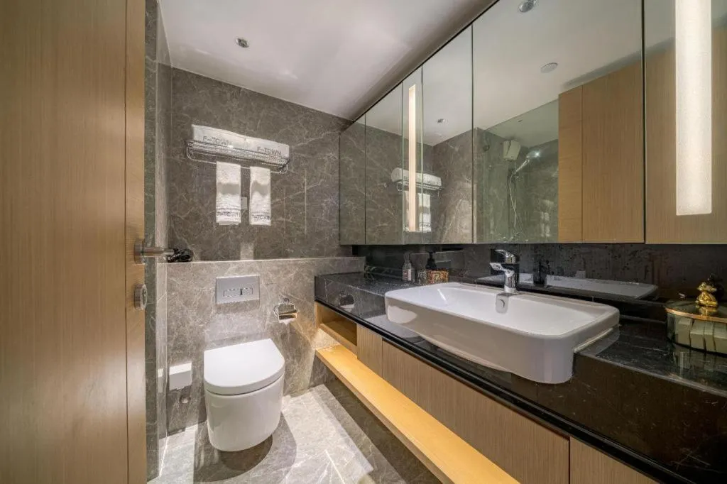 F-TOWN Fangtang Hotel (Shenzhen Longgang Tian'an Digital City Huanggekeng Subway Station)