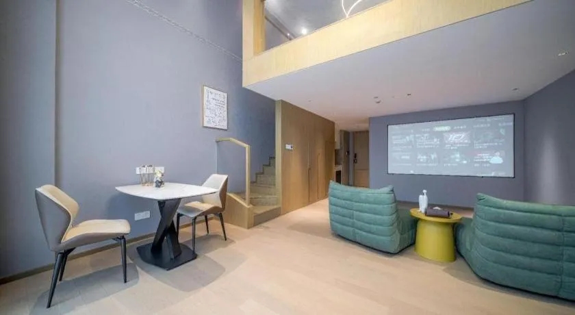 F-TOWN Fangtang Hotel (Shenzhen Longgang Tian'an Digital City Huanggekeng Subway Station)