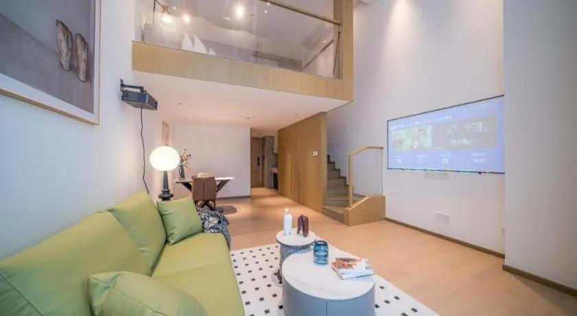 F-TOWN Fangtang Hotel (Shenzhen Longgang Tian'an Digital City Huanggekeng Subway Station)