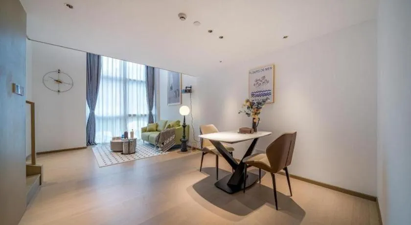 F-TOWN Fangtang Hotel (Shenzhen Longgang Tian'an Digital City Huanggekeng Subway Station)