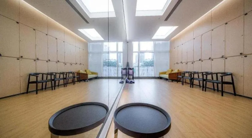 F-TOWN Fangtang Hotel (Shenzhen Longgang Tian'an Digital City Huanggekeng Subway Station)