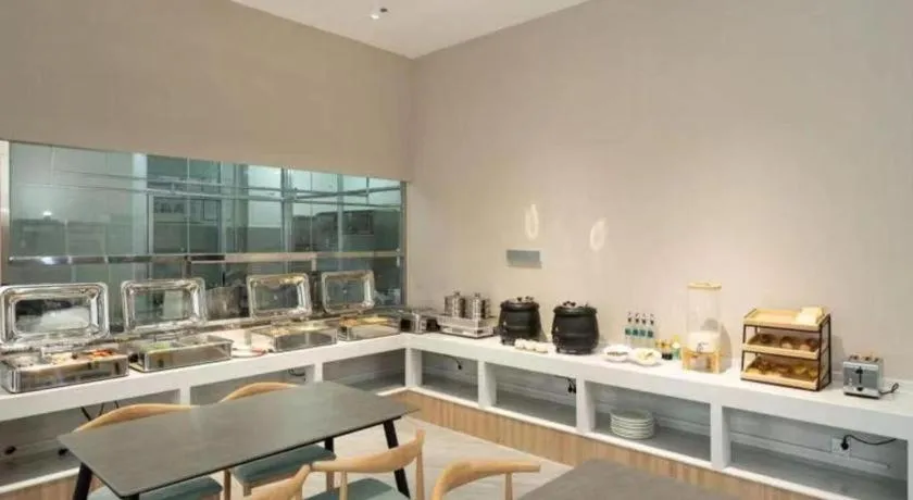 Echarm Hotel Zhanjiang West High-speed Railway Station