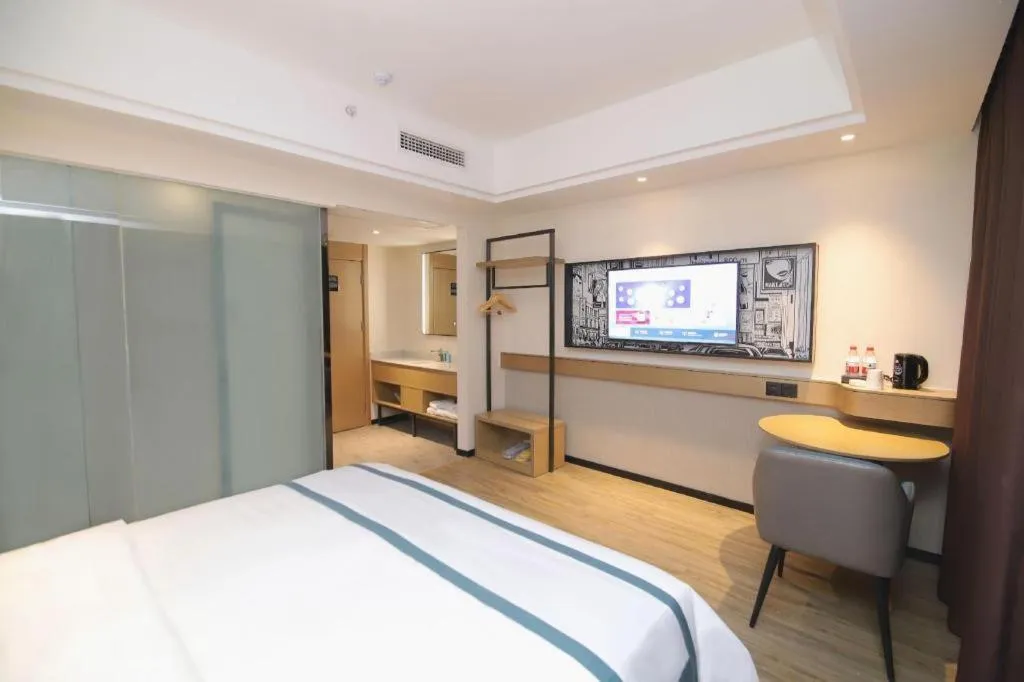 Bed in City Comfort Inn Changsha Sifangping University of National Defense Science and Technology