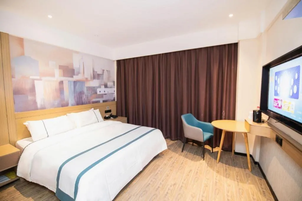 Bed in City Comfort Inn Changsha Sifangping University of National Defense Science and Technology