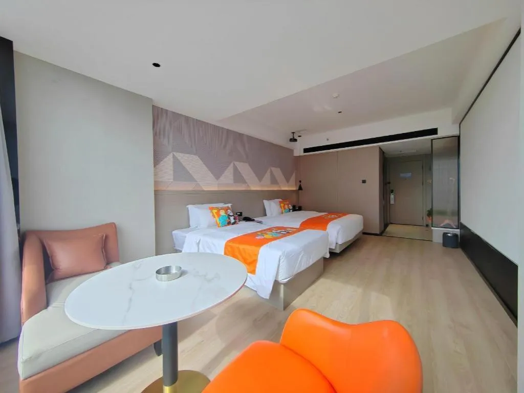 Bed in Borrman Hotel Yongzhou Lingling Ancient Town Government