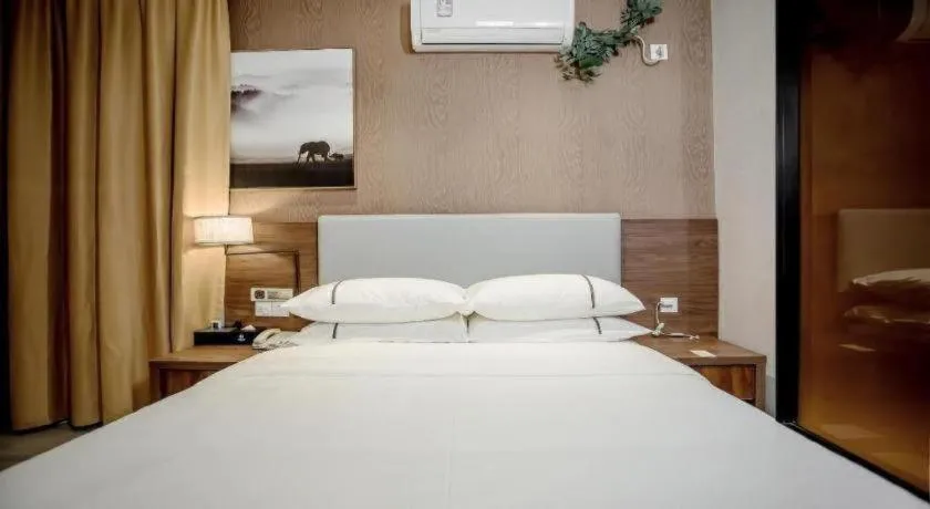 Bed in JTOUR Inn Wuhan Textile University