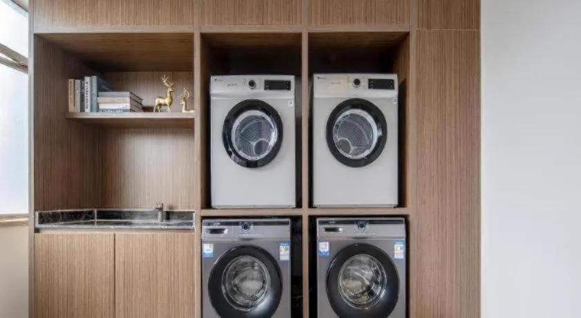 Borrman Hotel Lipu Central Plaza