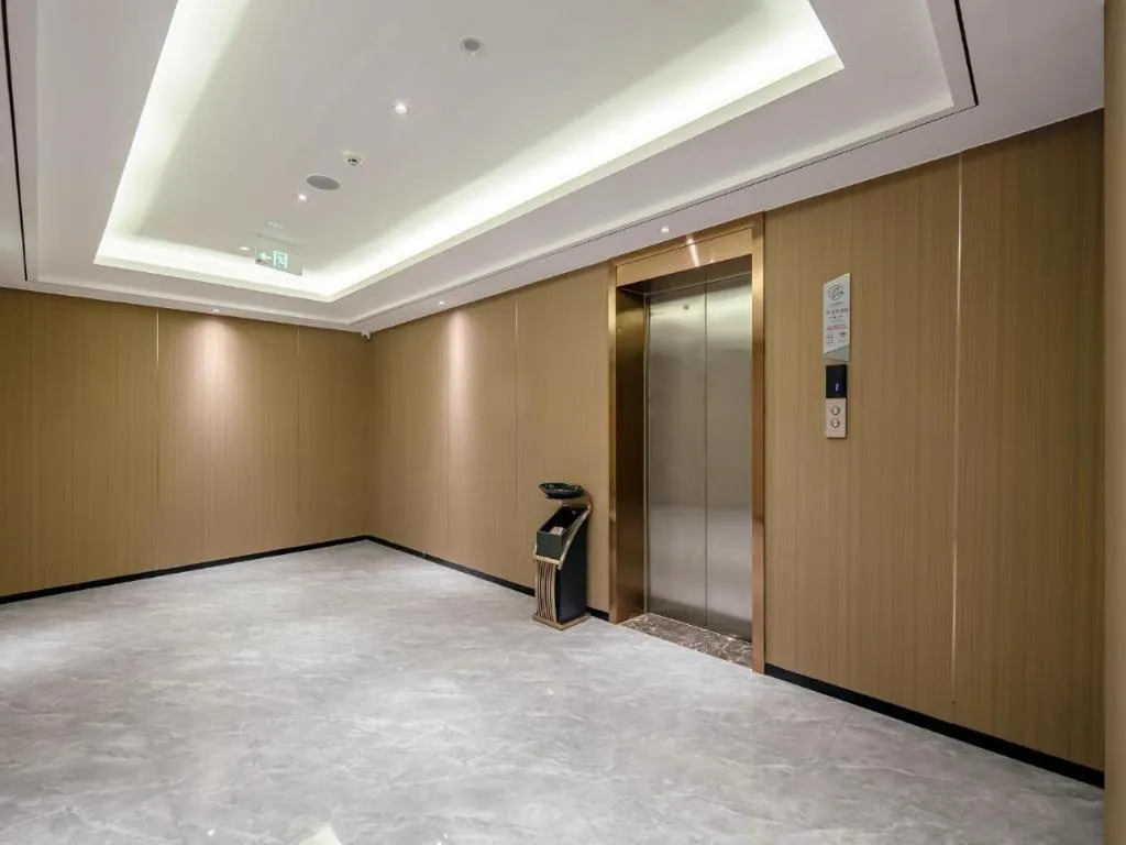 Borrman Hotel Lipu Central Plaza