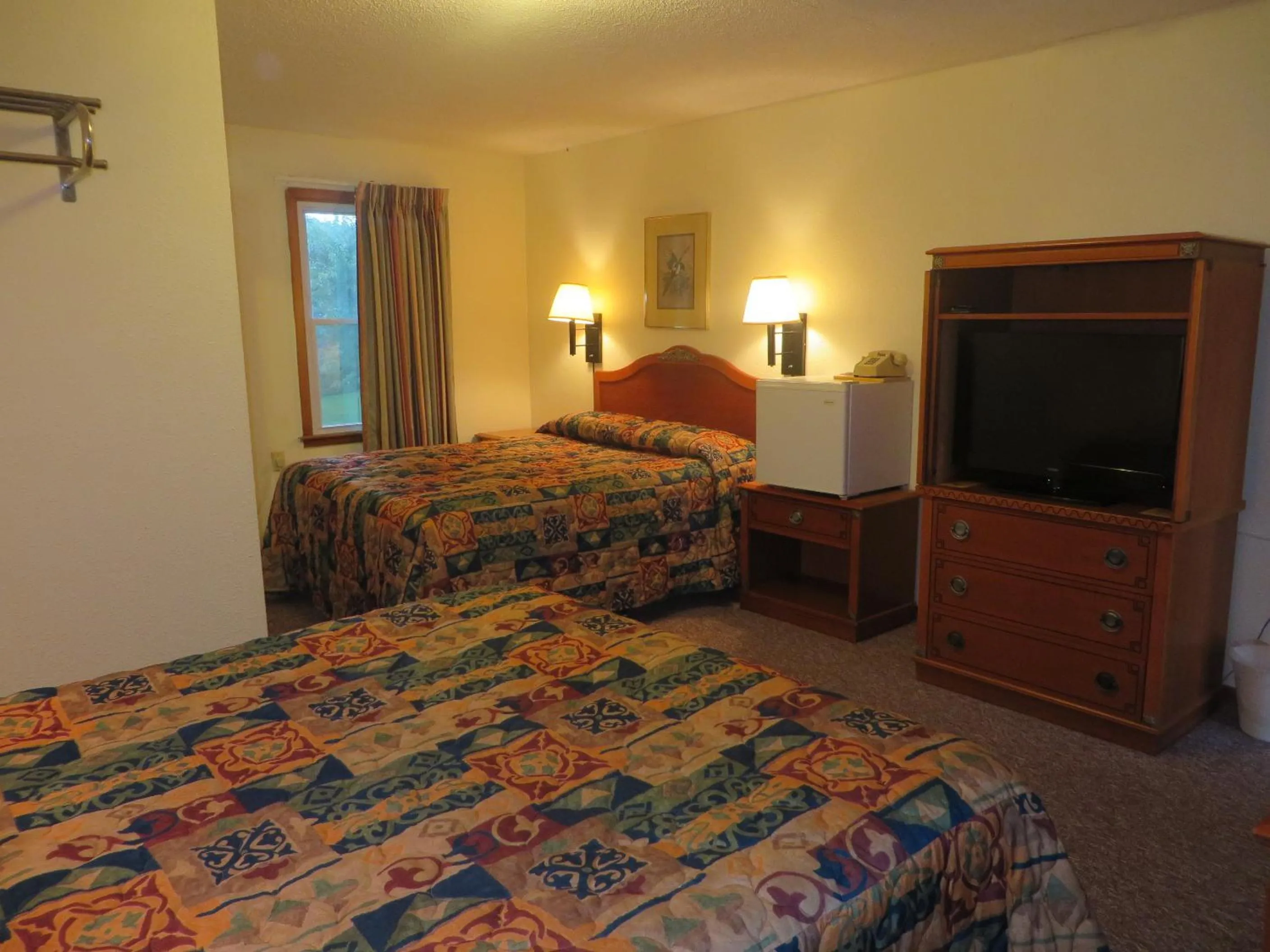 Bed in Best Budget Inn