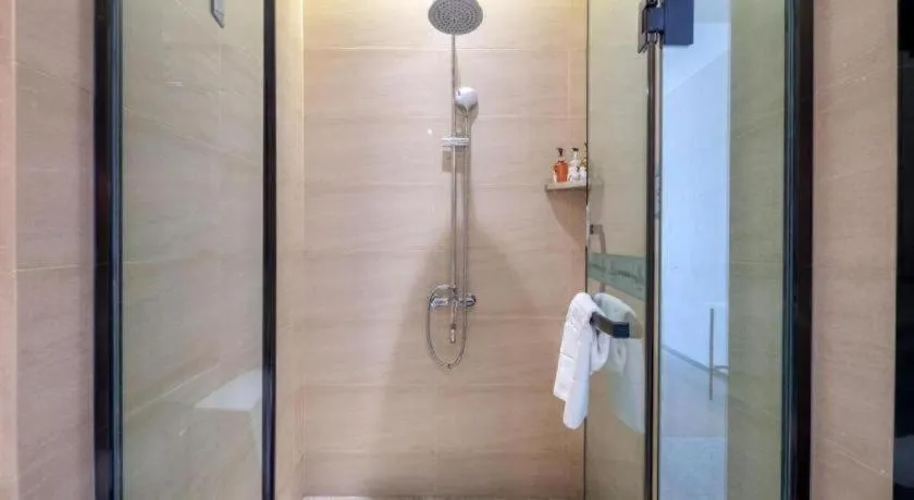 Borrman Hotel Korla Peacock River