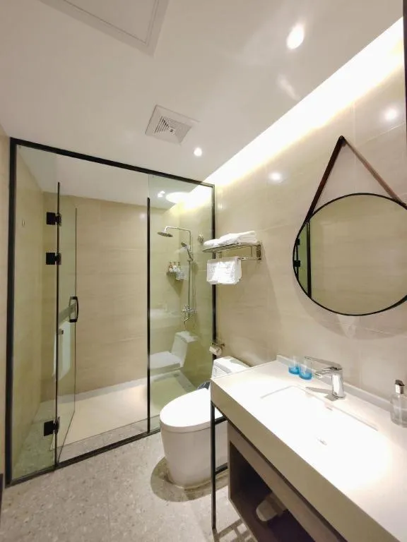 Borrman Hotel Korla Peacock River