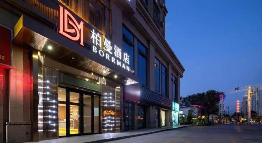 Borrman Hotel Korla Peacock River