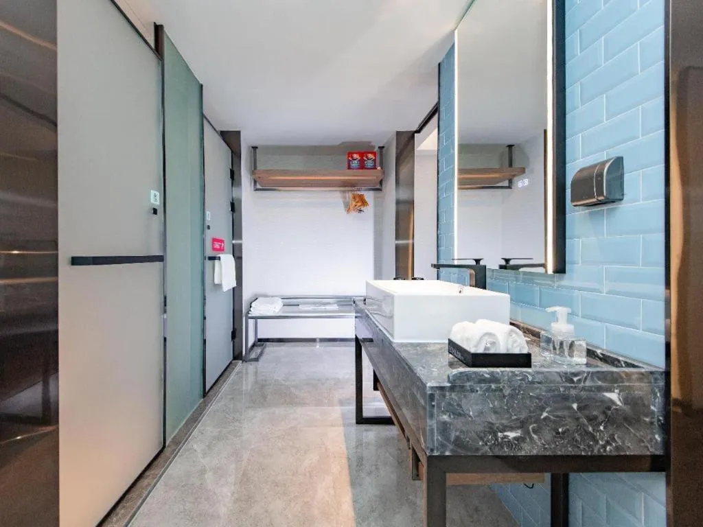 Echarm Hotel Wuhan Keting Polar Ocean World