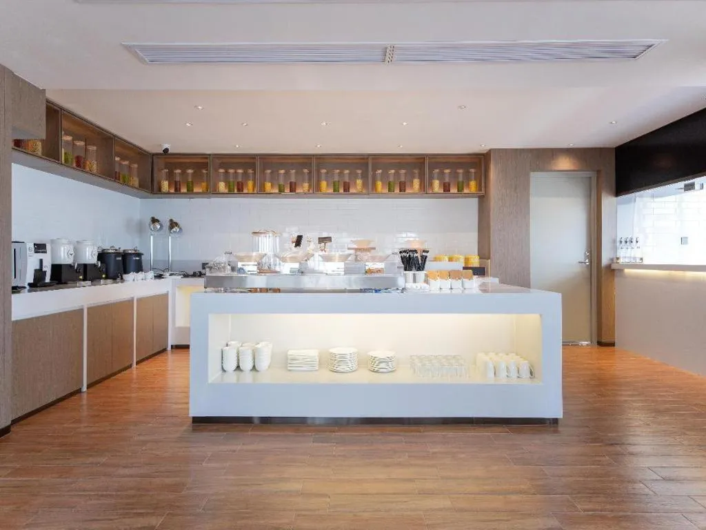 Echarm Hotel Wuhan Keting Polar Ocean World