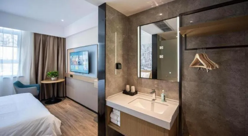 Bed in City Comfort Inn Ezhou Wuyue Plaza