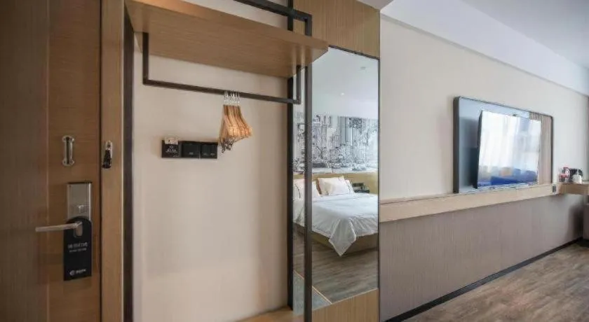 Bed in City Comfort Inn Ezhou Wuyue Plaza