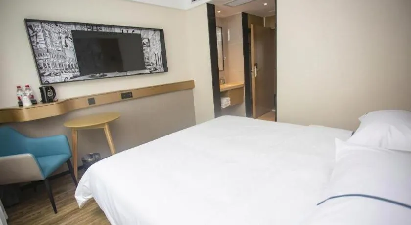 Bed in City Comfort Inn Yichang Zigui Three Gorges Dam Binhu