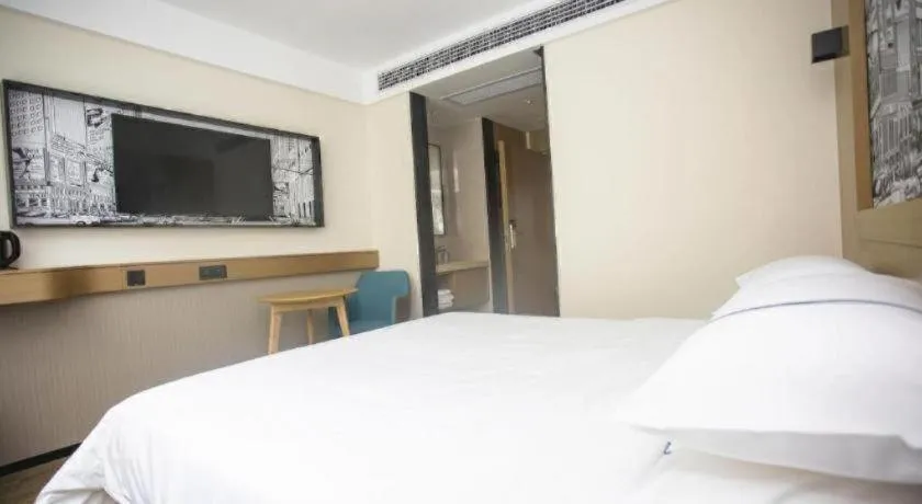 Bed in City Comfort Inn Yichang Zigui Three Gorges Dam Binhu