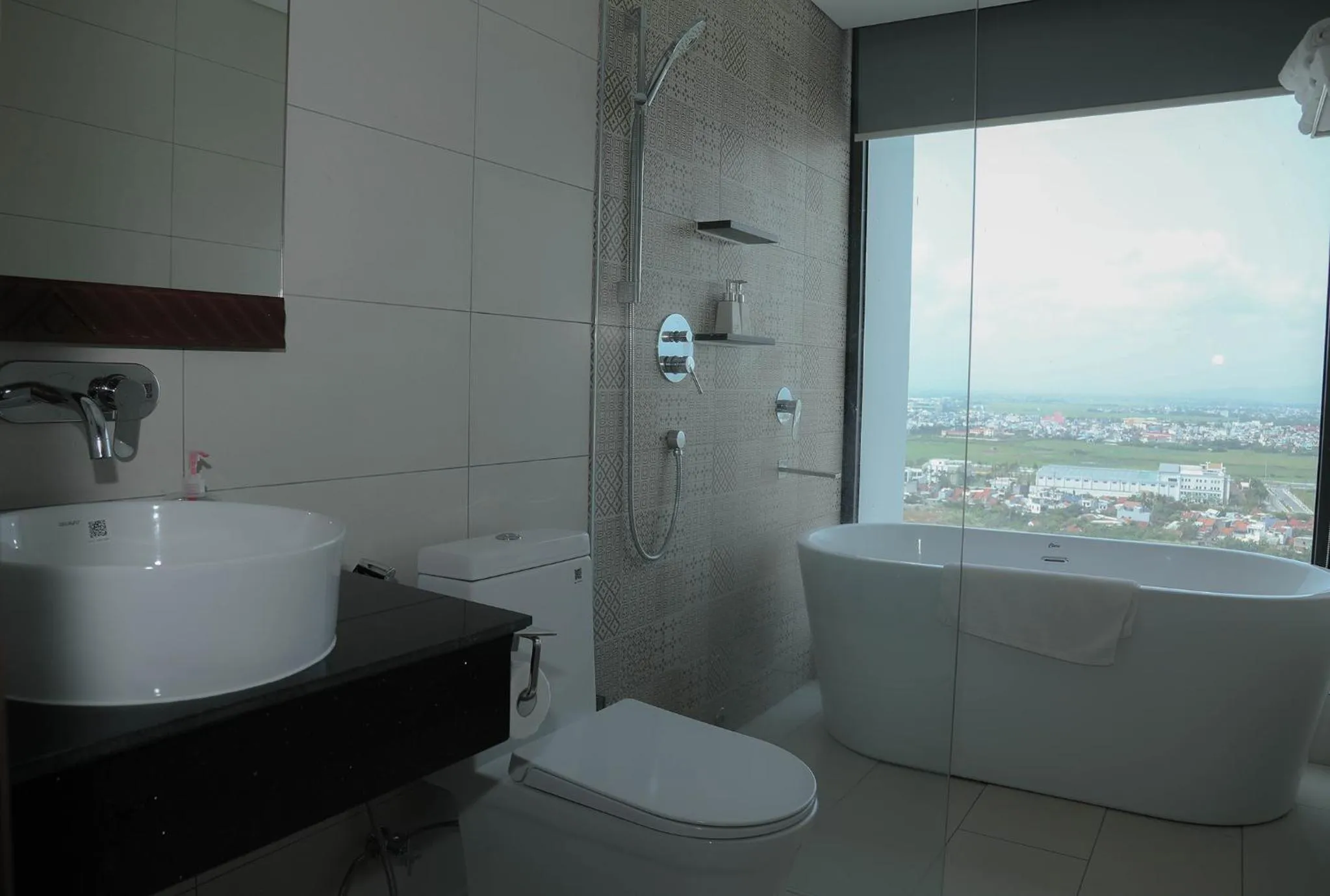 Shower in Apec Mandala Hotel & Apartment Tuy Hòa