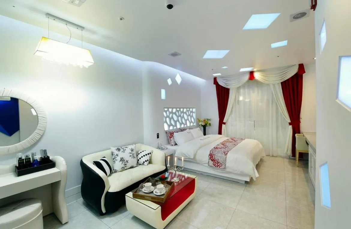 Bed in Gentleman Hotel