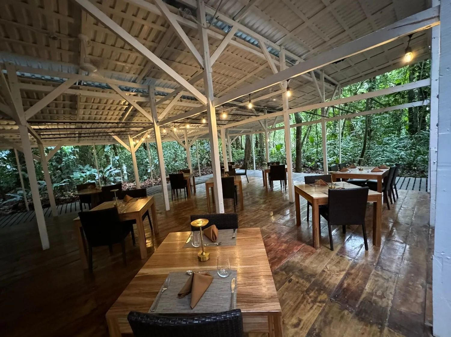 Restaurant/places to eat in Almonds & Corals Boutique Hotel