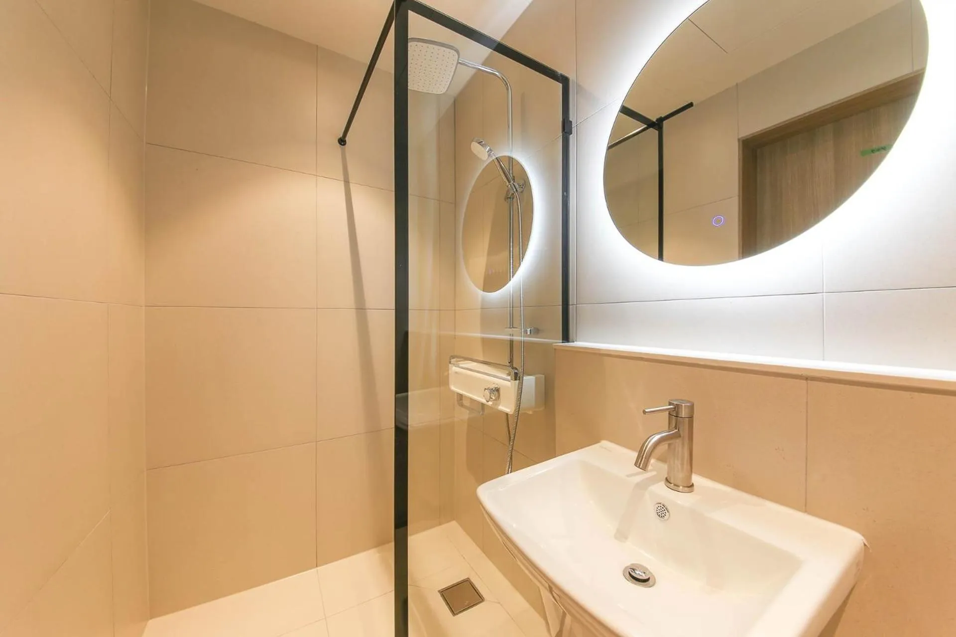 Shower in Hound Hotel Jeonju Deokjin