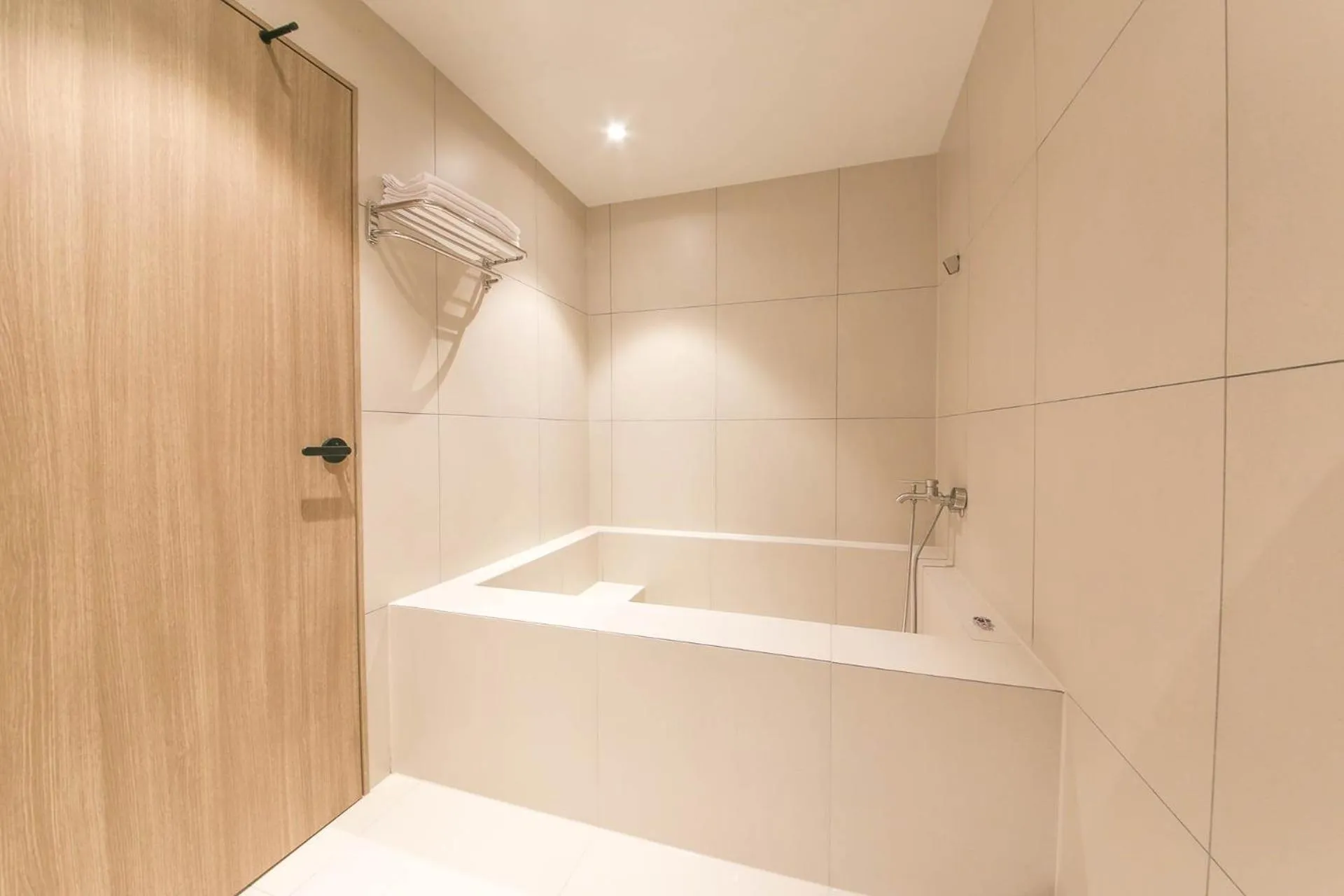 Hot Tub in Hound Hotel Jeonju Deokjin