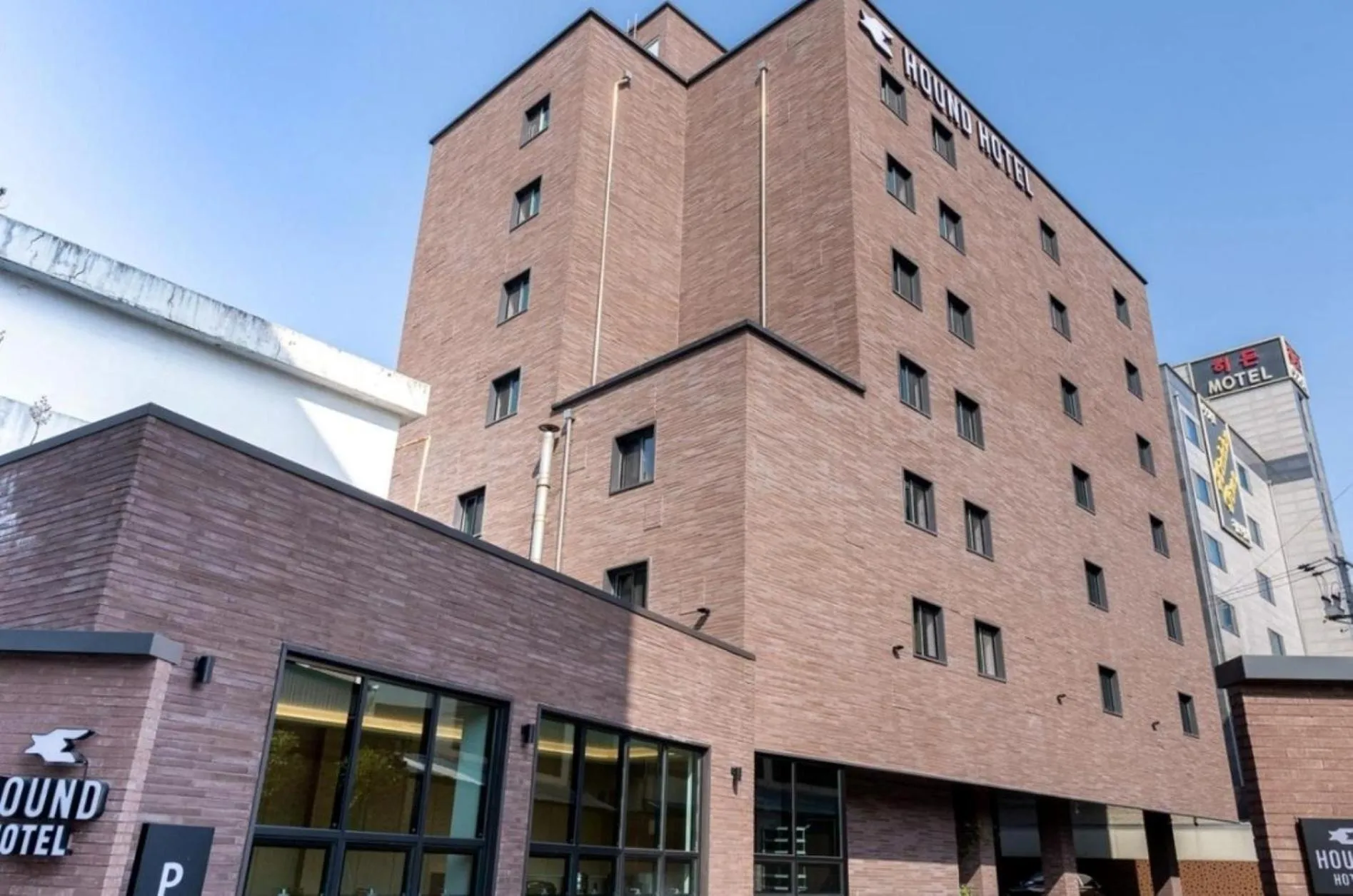 Facade/entrance in Hound Hotel Jeonju Deokjin
