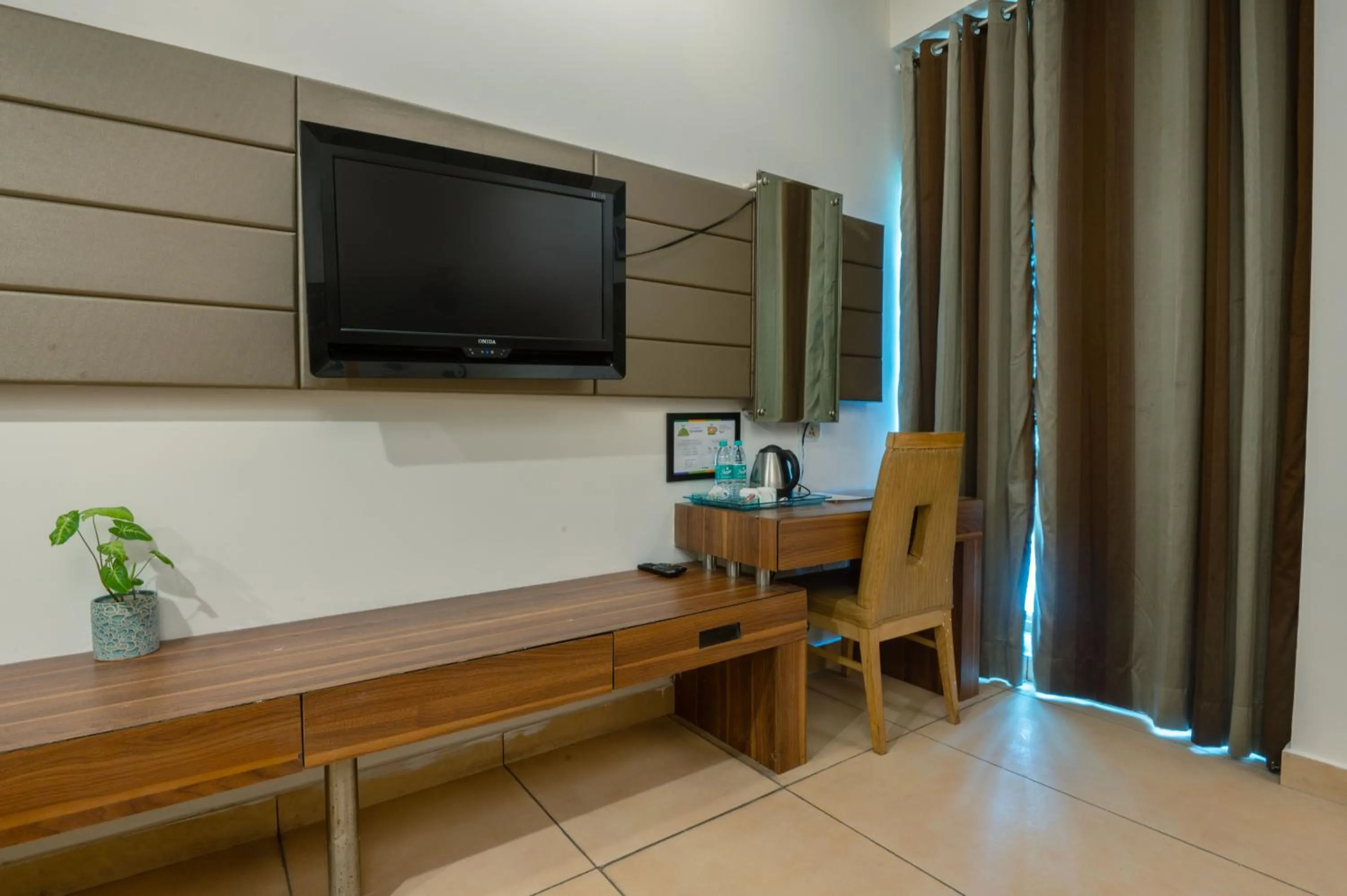 Bedroom in Treebo Twin Tree