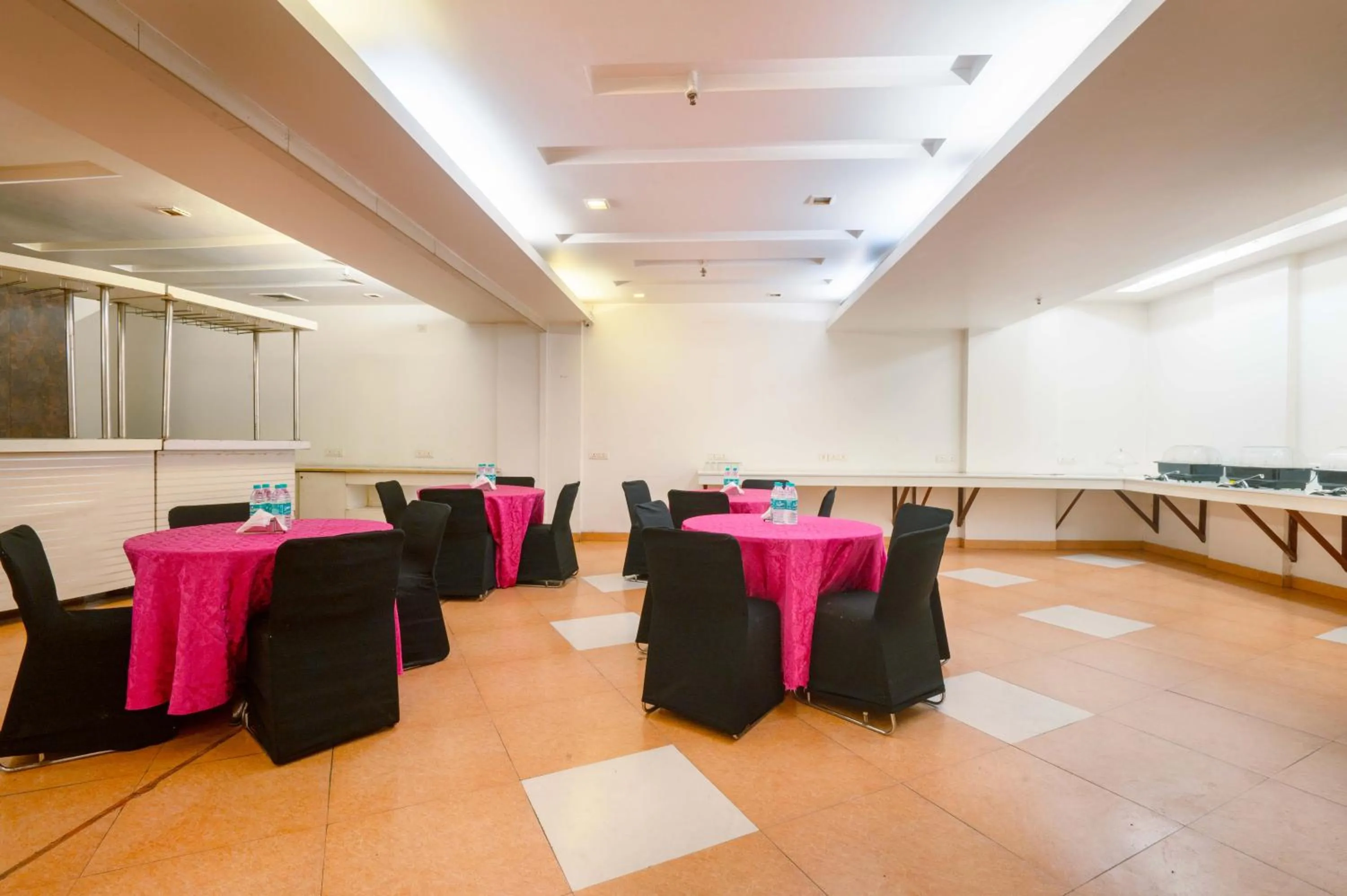 Meeting/conference room in Treebo Twin Tree