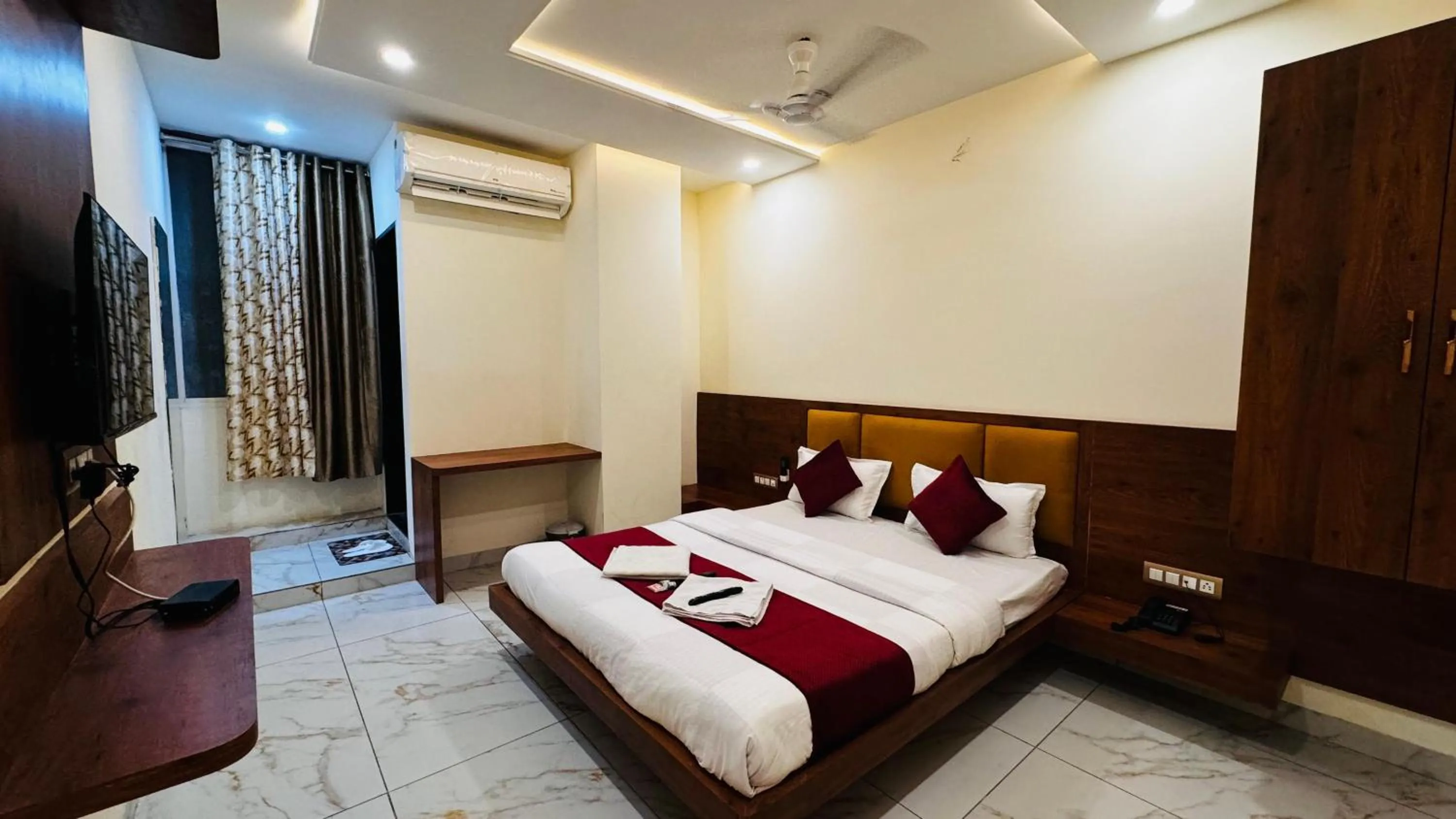 Hotel PRAKASHAM