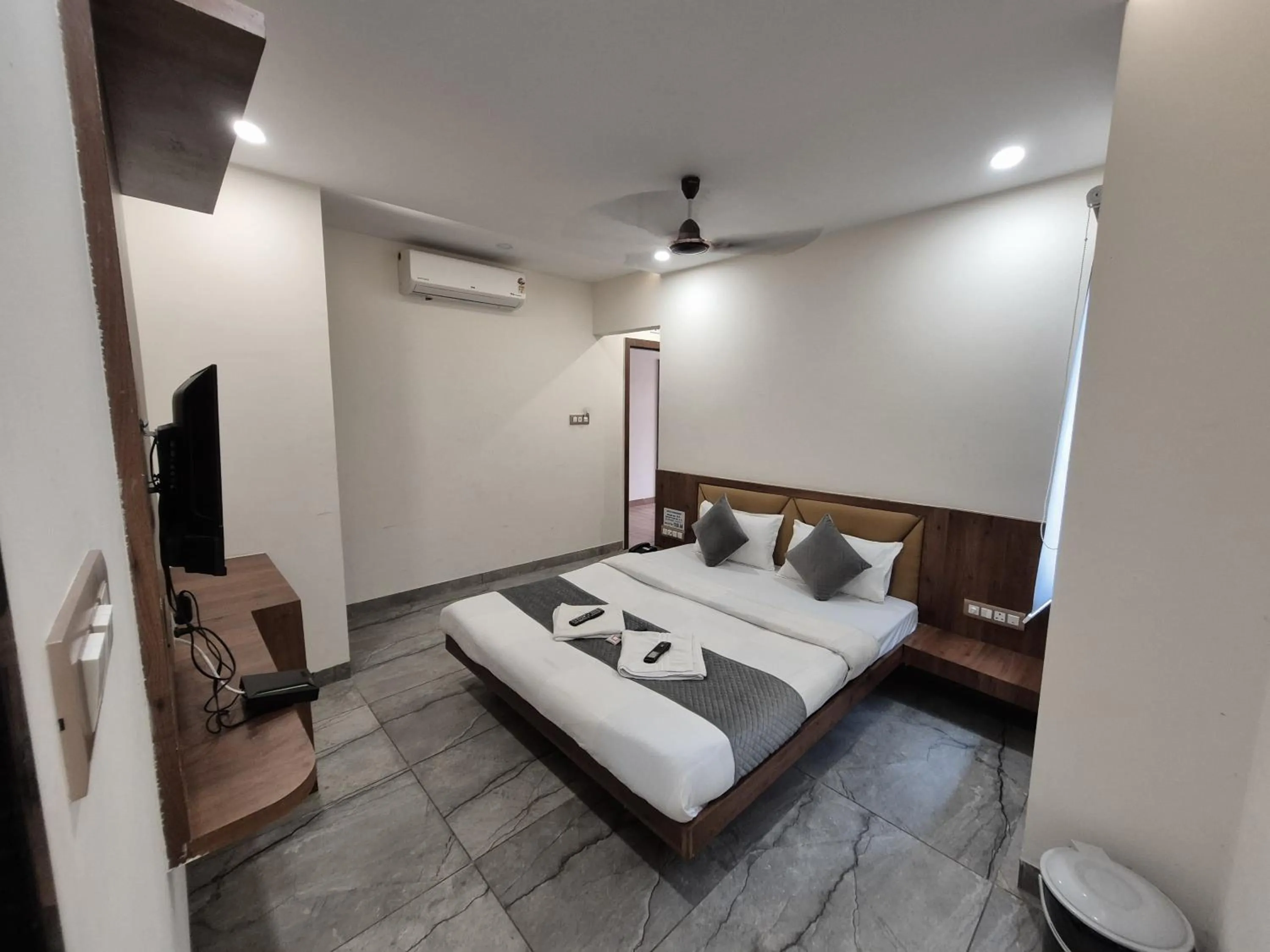 Bed in Hotel PRAKASHAM