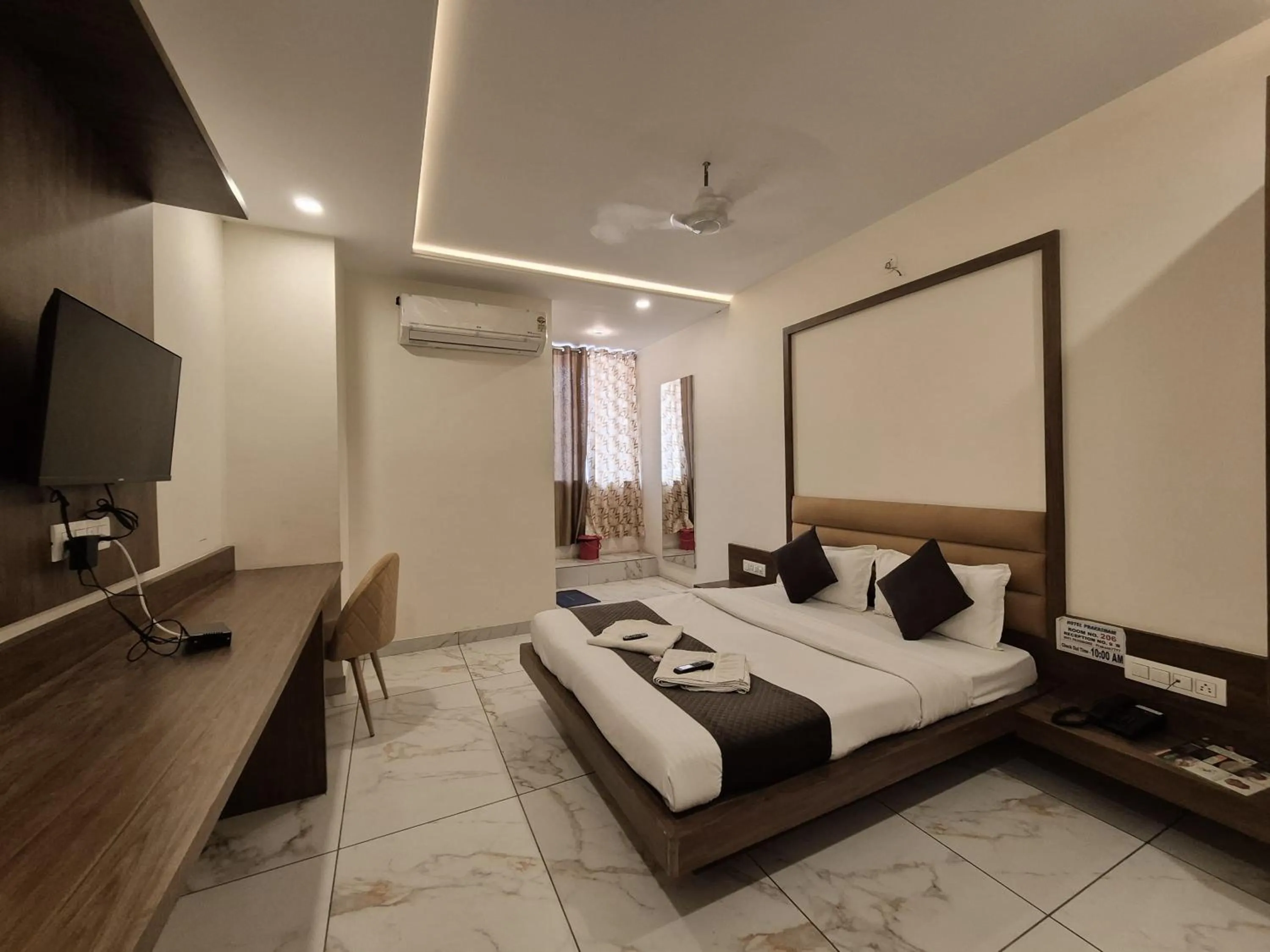 Bed in Hotel PRAKASHAM