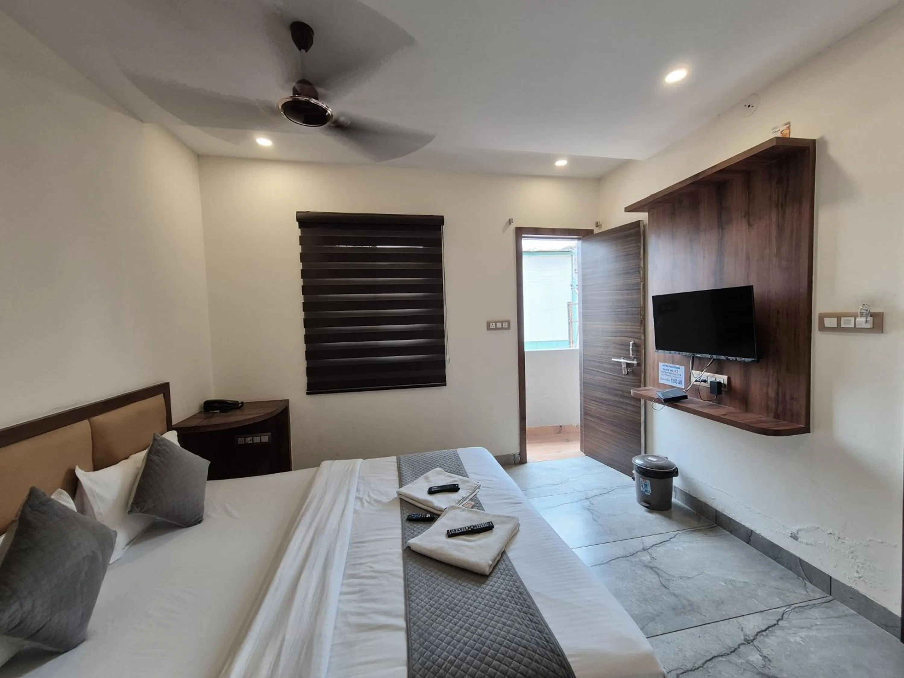 Bed in Hotel PRAKASHAM