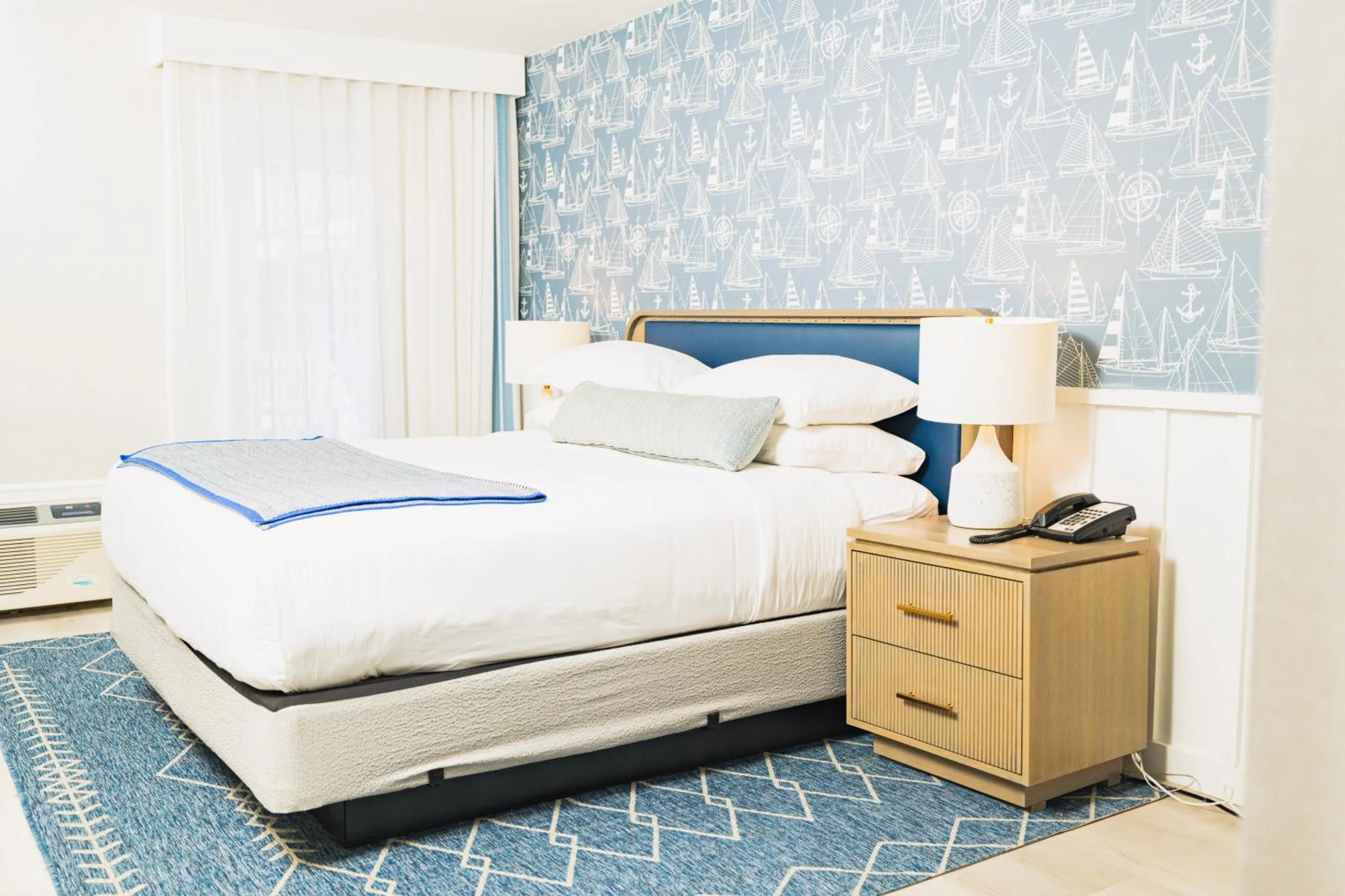 Bed in Danfords Hotel & Marina