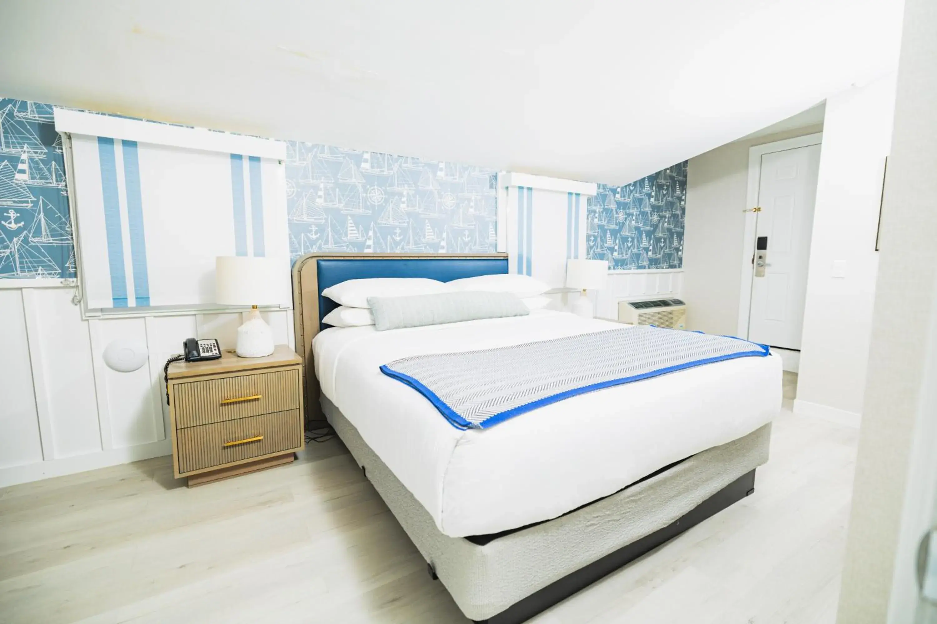 Deluxe King Room in Danfords Hotel & Marina Deluxe King Room in Danfords Hotel & Marina