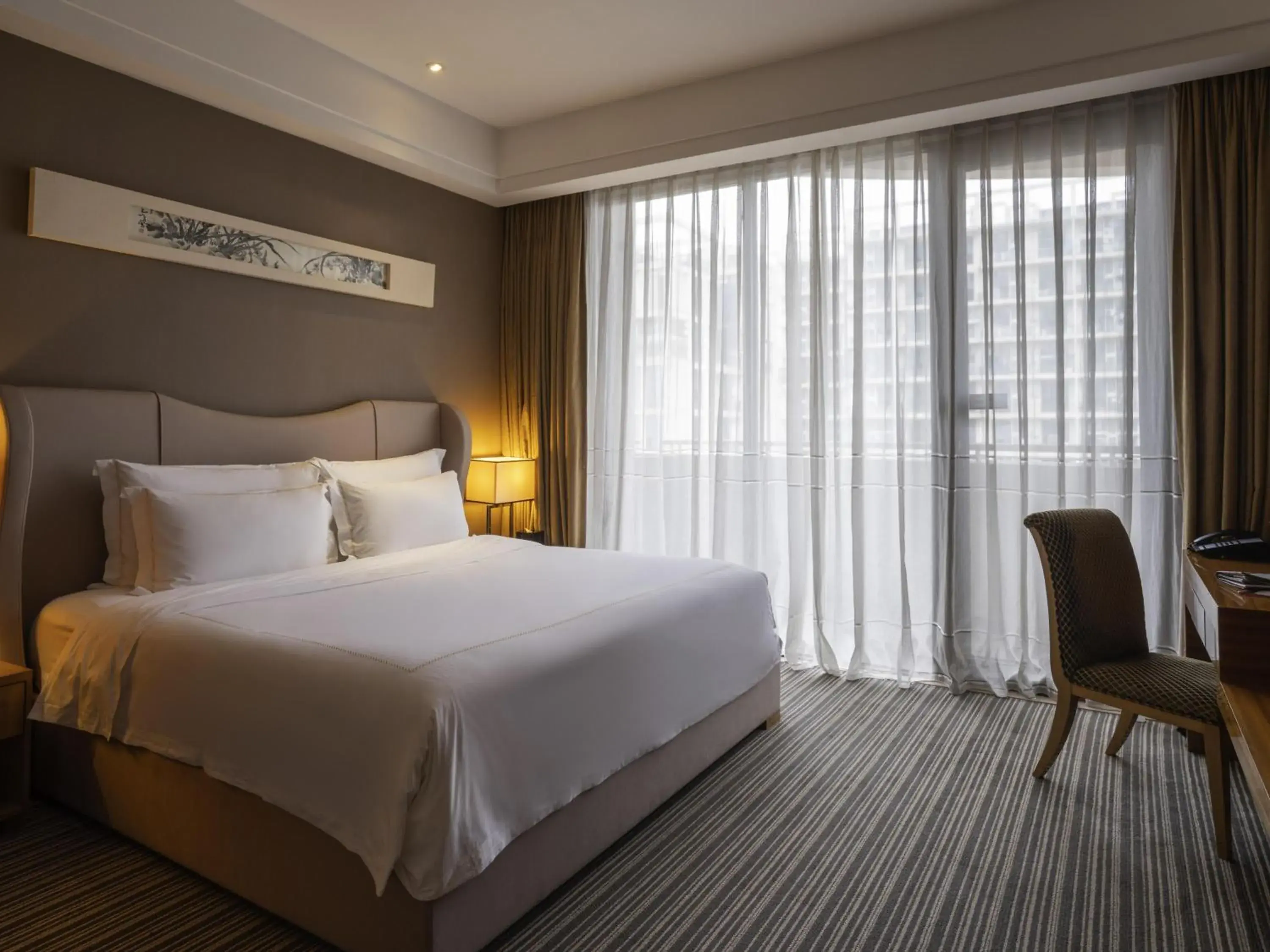 Executive King Room with Balcony and Lounge Access in Pullman Foshan Shunde Executive King Room with Balcony and Lounge Access in Pullman Foshan Shunde