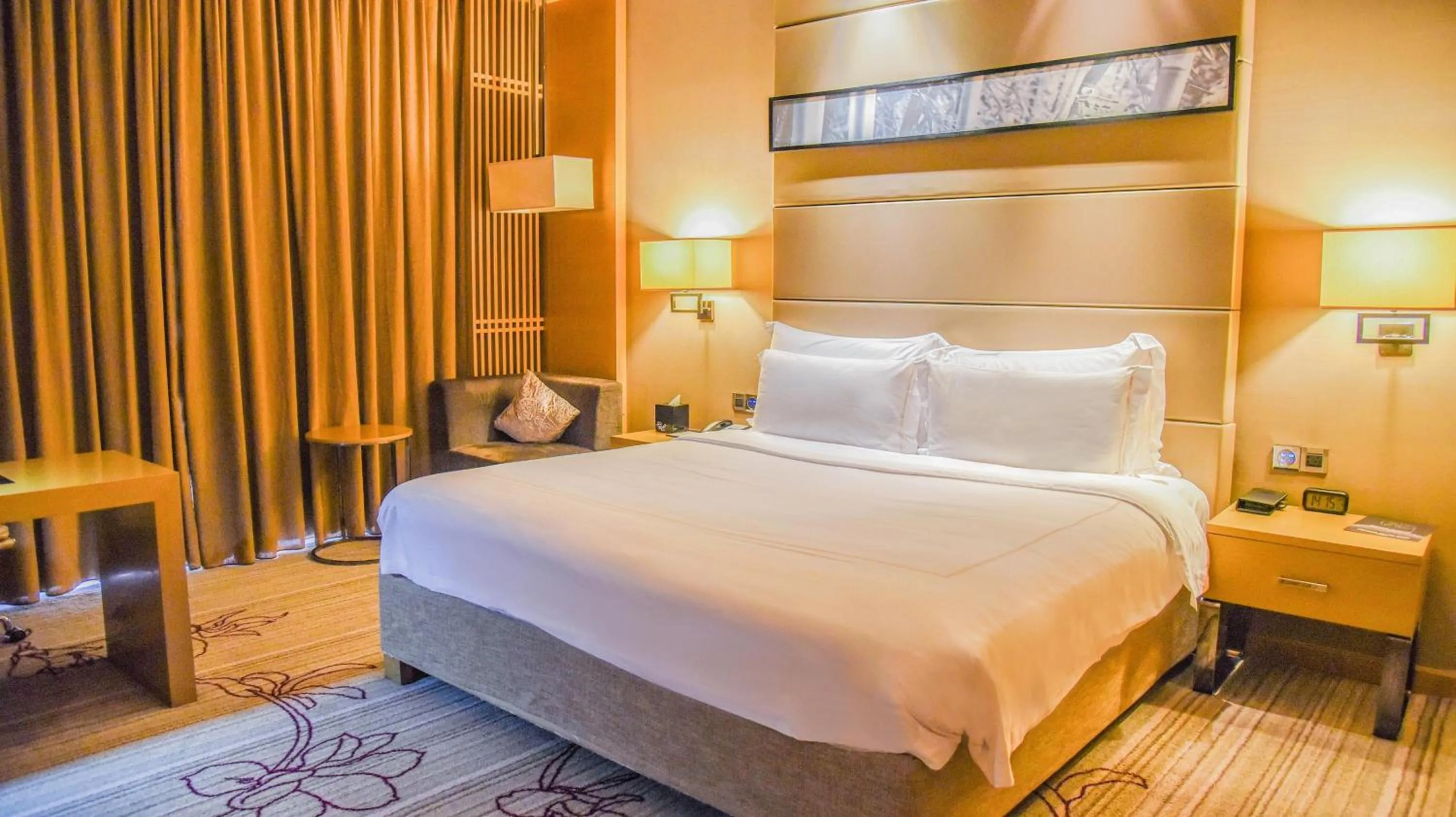 Bed in Pullman Foshan Shunde