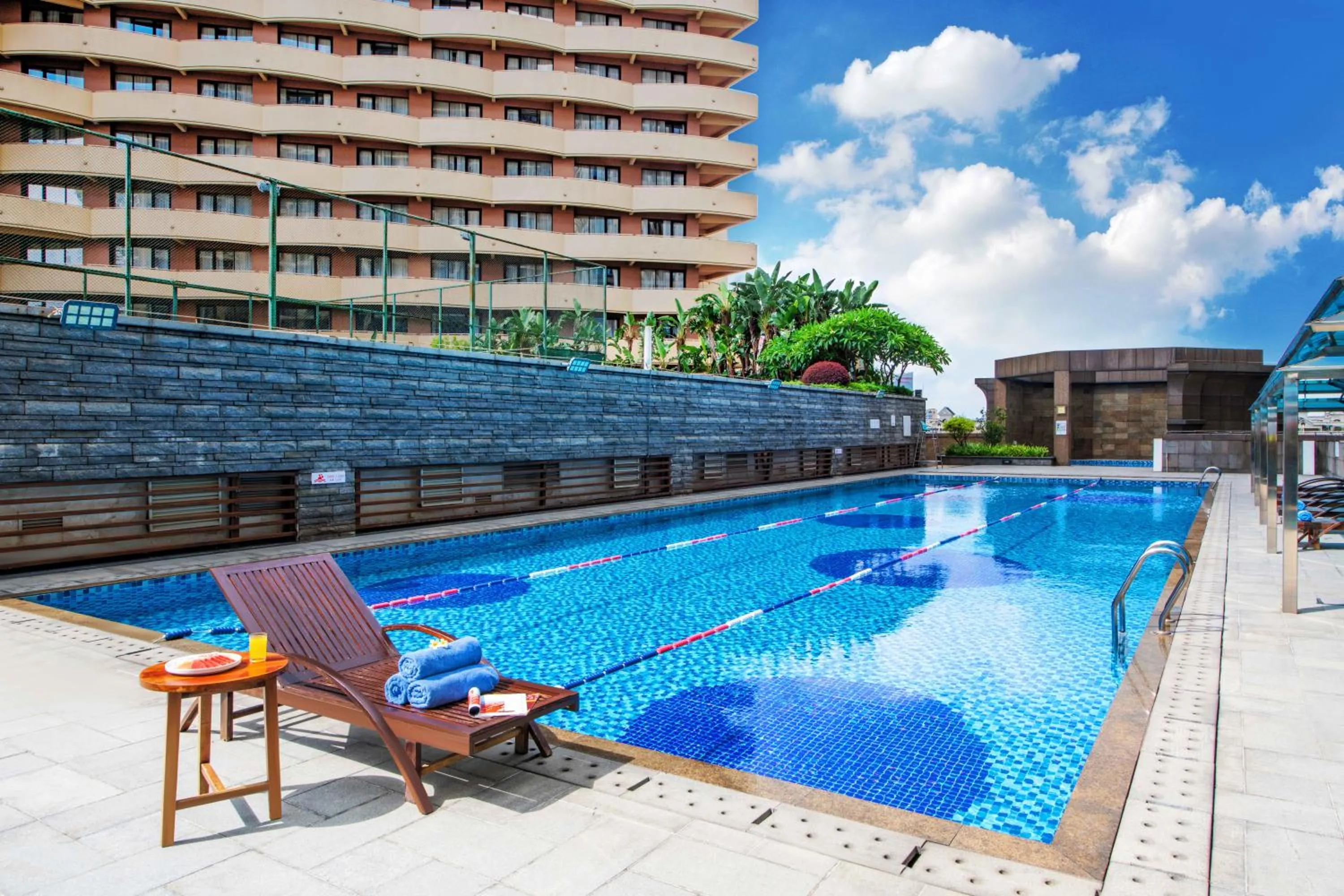 Swimming pool in Pullman Foshan Shunde